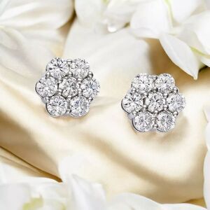 0.84ct Certified Multi-Moissanite Luxury Flower Stud Earrings Vvs1
